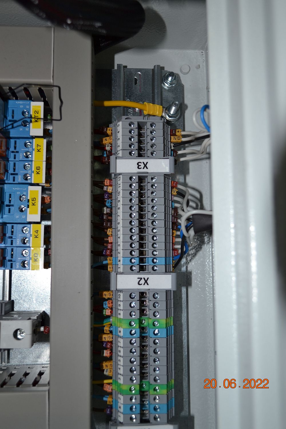 Шкаф управления для предварительного подогрева салона воздушного судна