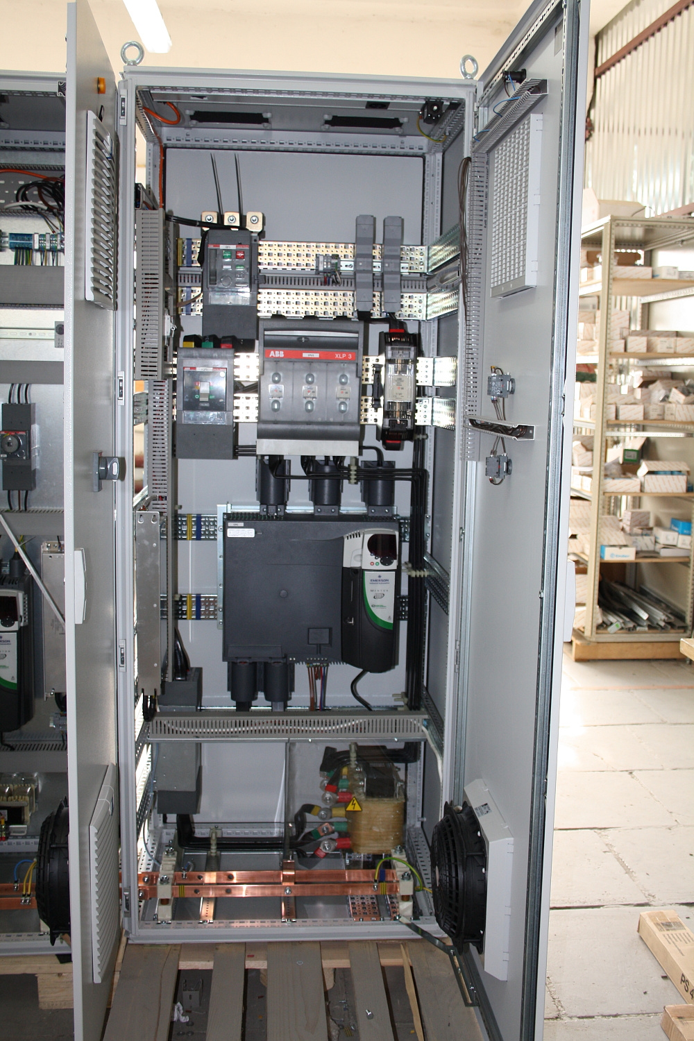 Электрощиты для ЦАГИ: управление аэродинамической испытательной установкой